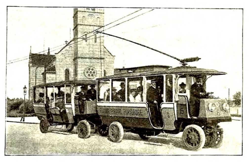 Когда появился троллейбус. Первый троллейбус в Санкт Петербурге 1902. Испытания первого троллейбуса Петербург 1902. Троллейбус в Москве 1902. Первый троллейбус Сименса.