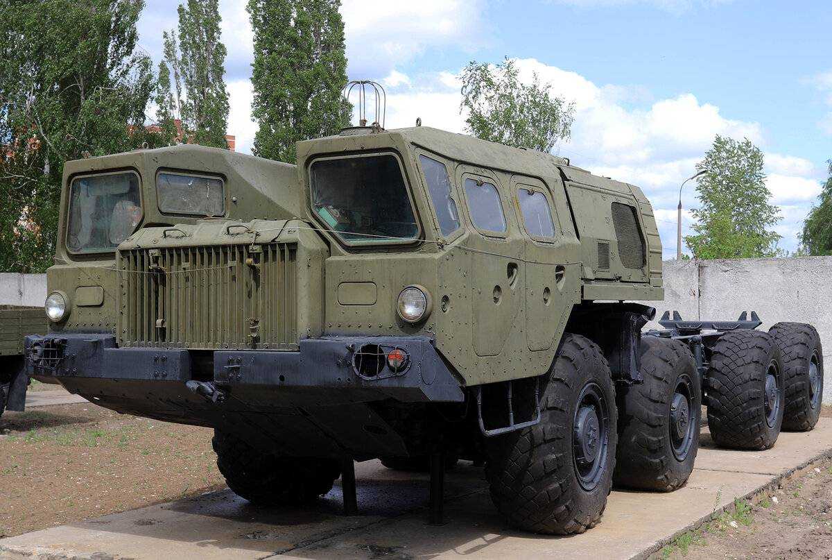 Знакомимся с машиной, несущей на себе крылатые ракеты: МАЗ-7930