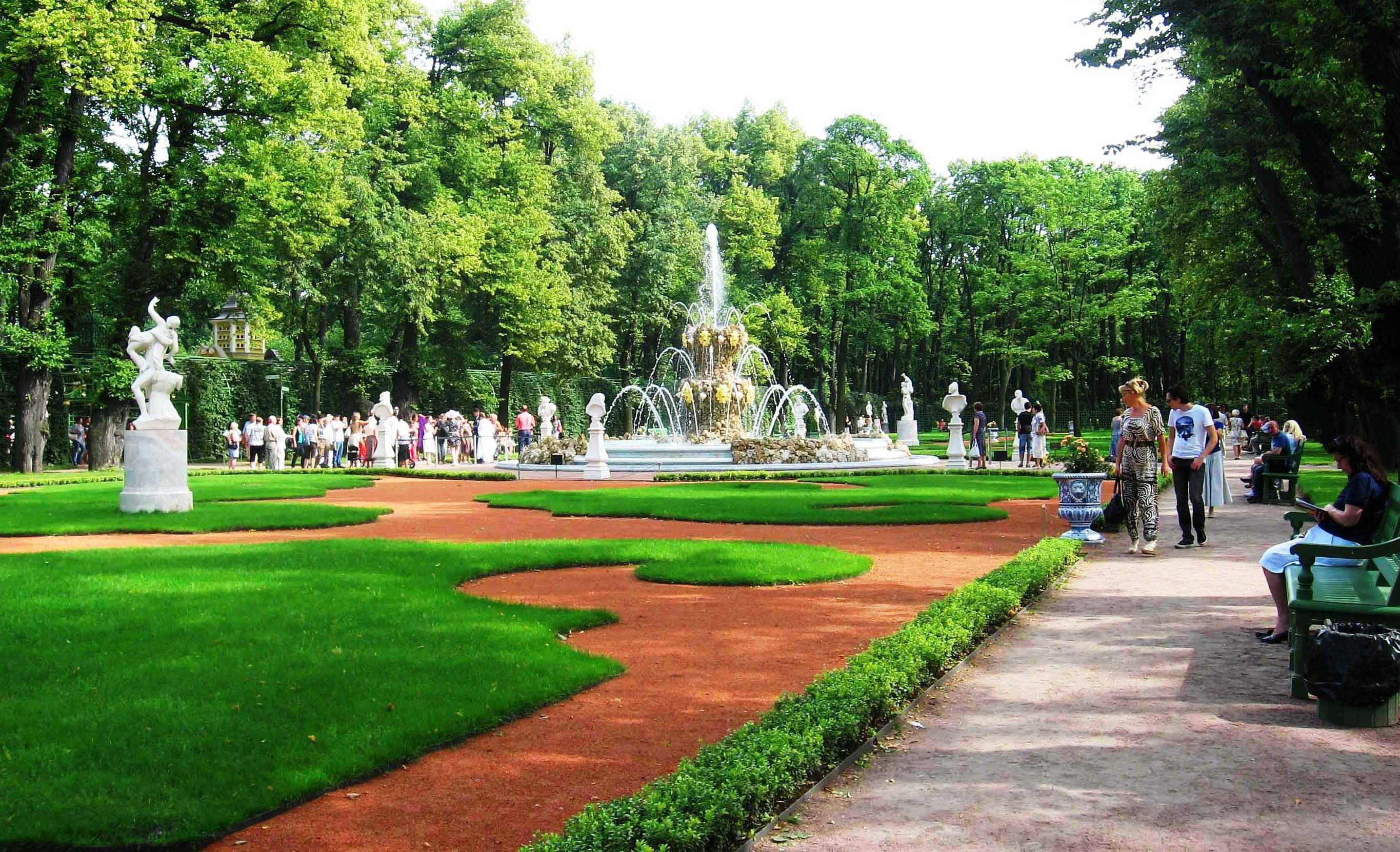 Парк в Питере летний сад