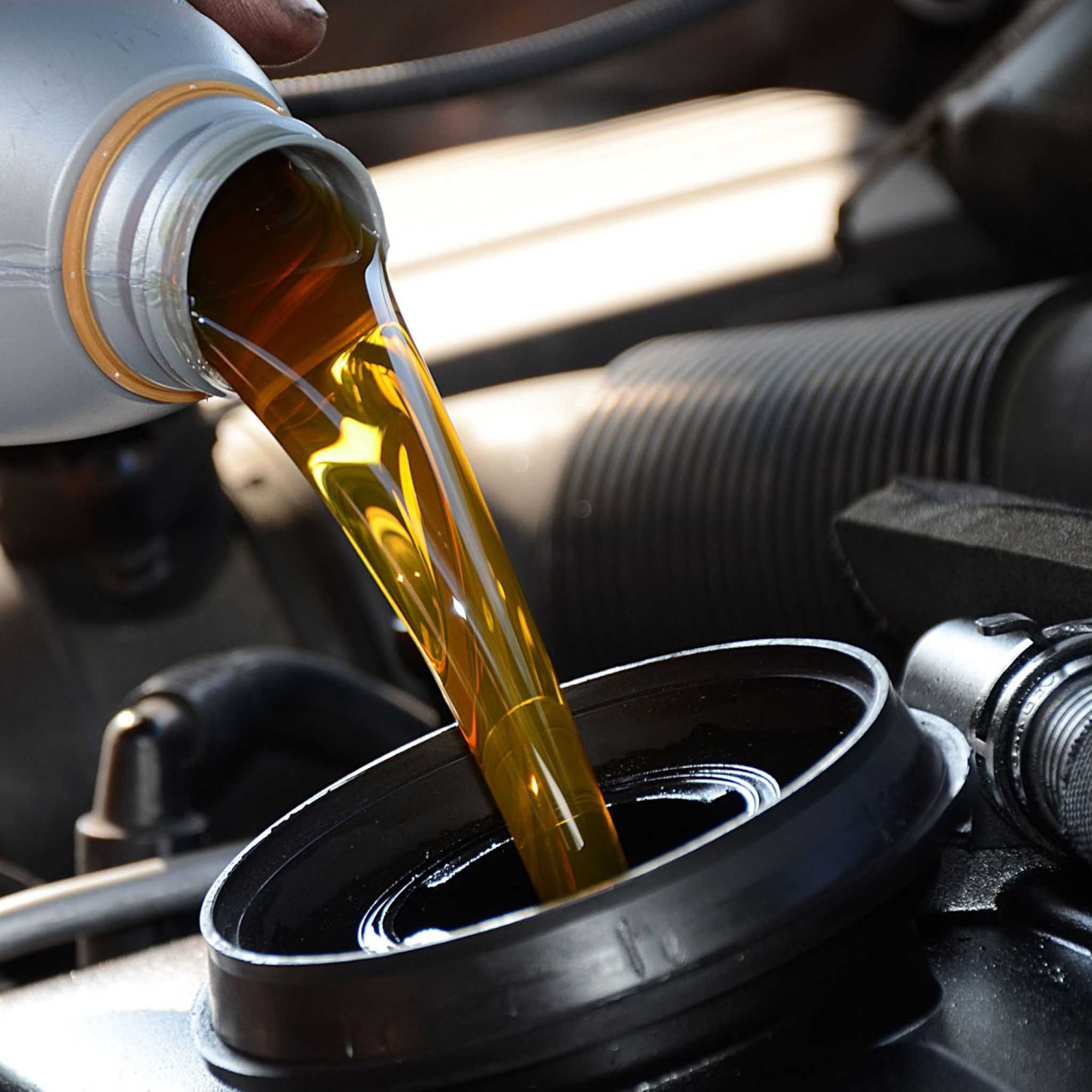 Покупка моторного масла на розлив — большой риск для автовладельца Не каждый состав в бочке отвечает высокому уровню качества, что может неблагоприятно сказаться на состоянии мотора