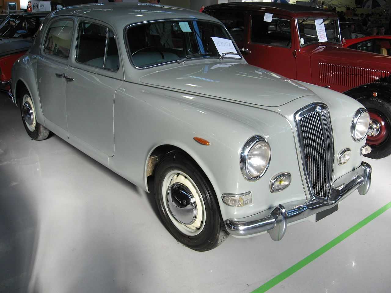 Lancia aureliaсодержание а также технические характеристики [ править ]