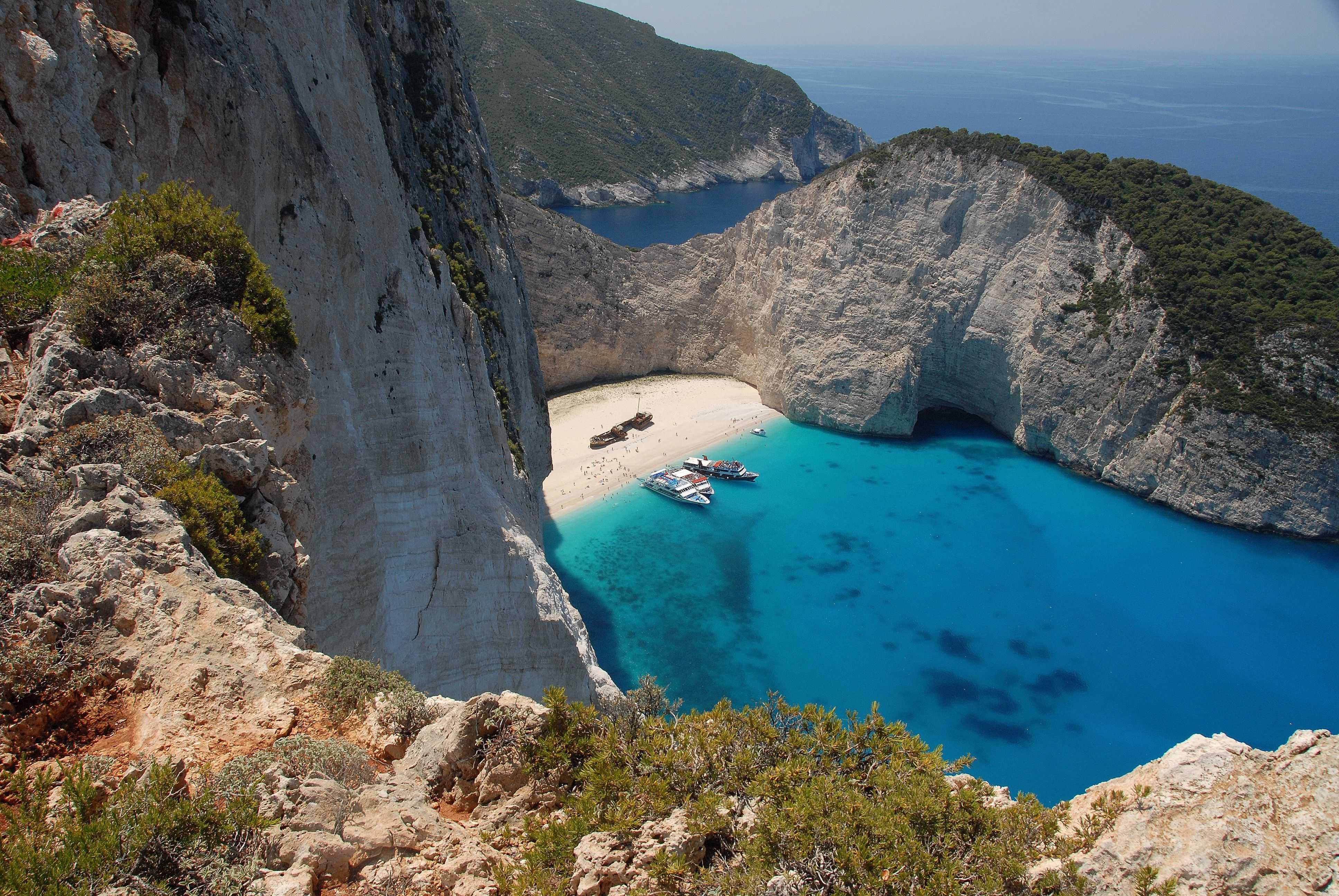 Красивые места пляжи. Бухта Навагио Греция. Навагио Закинтос. Закинф остров Греция. Бухта Навагио остров Закинф.