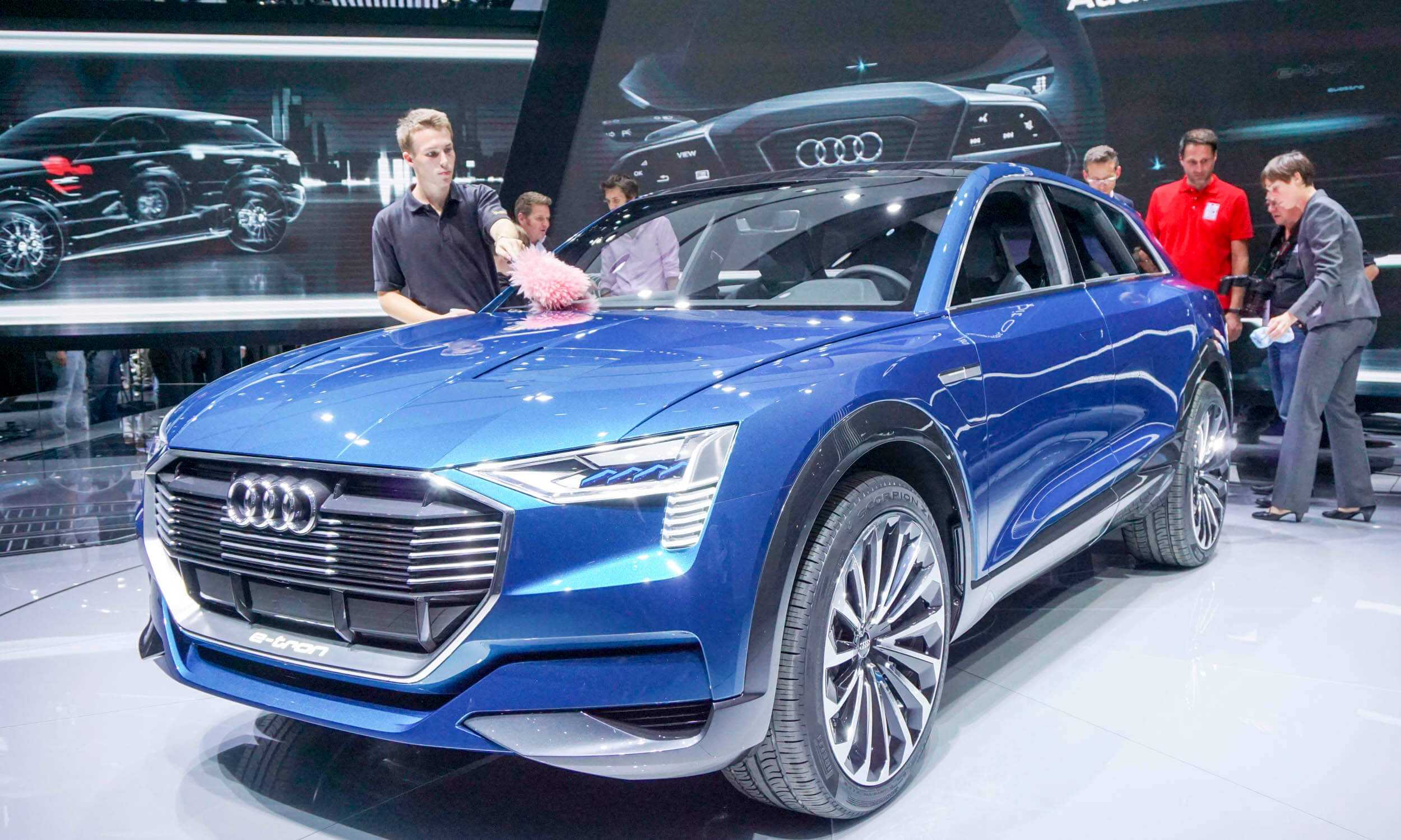 Audi e-tron - характеристики, комплектации, фото, видео, обзор