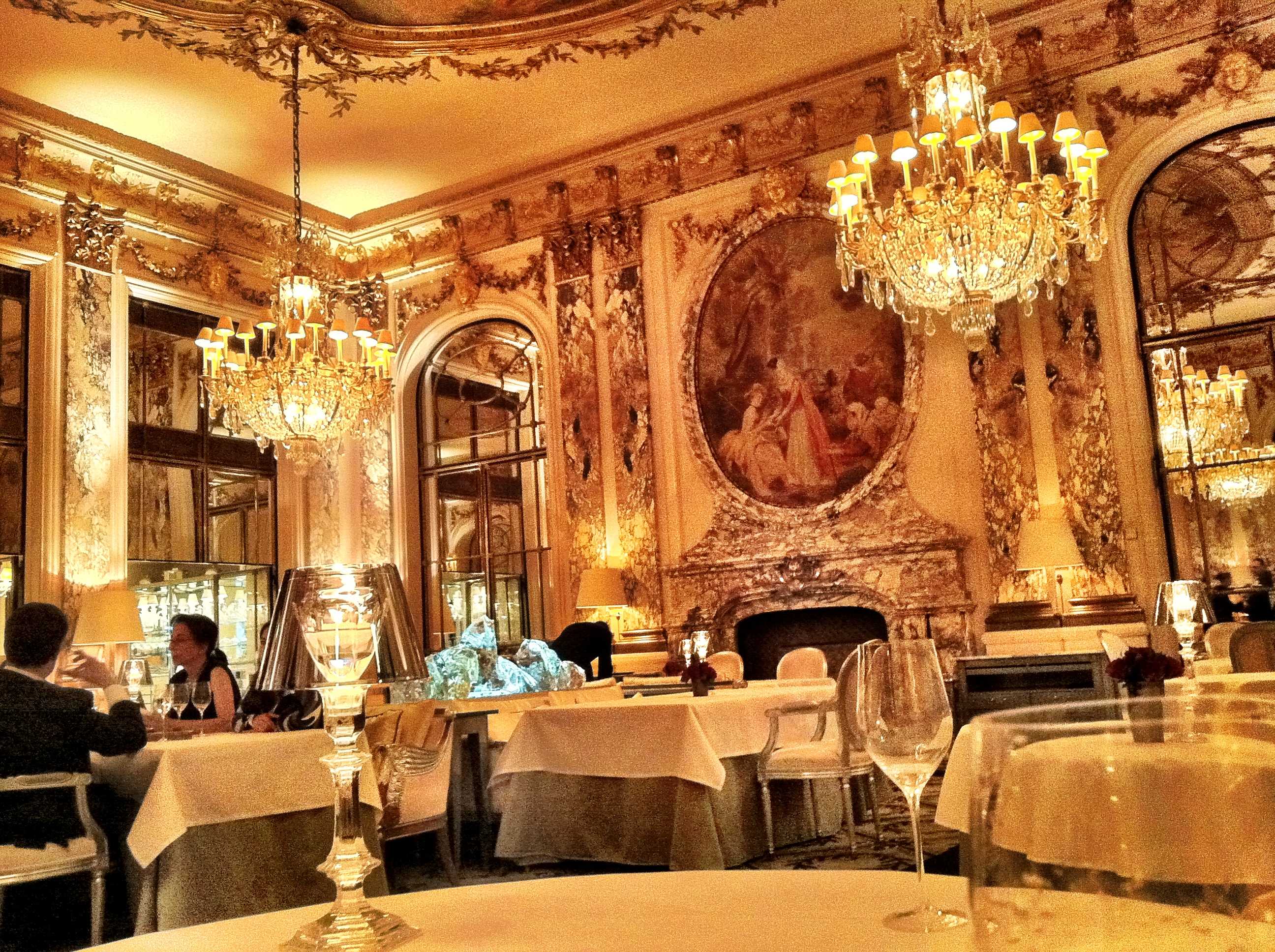 Название дорогих ресторанов. Ресторан le Meurice Париж. Отель le Meurice Париж 20 век. Epicure ресторан в Париже.